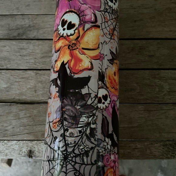 Spooky vibes Starbucks - Picture 3 of 3